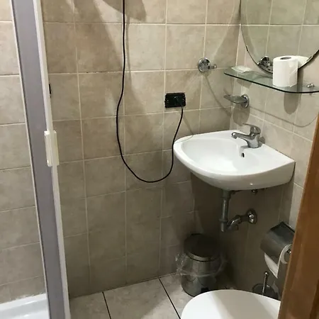 בית הארחה Alisal Accomodation *